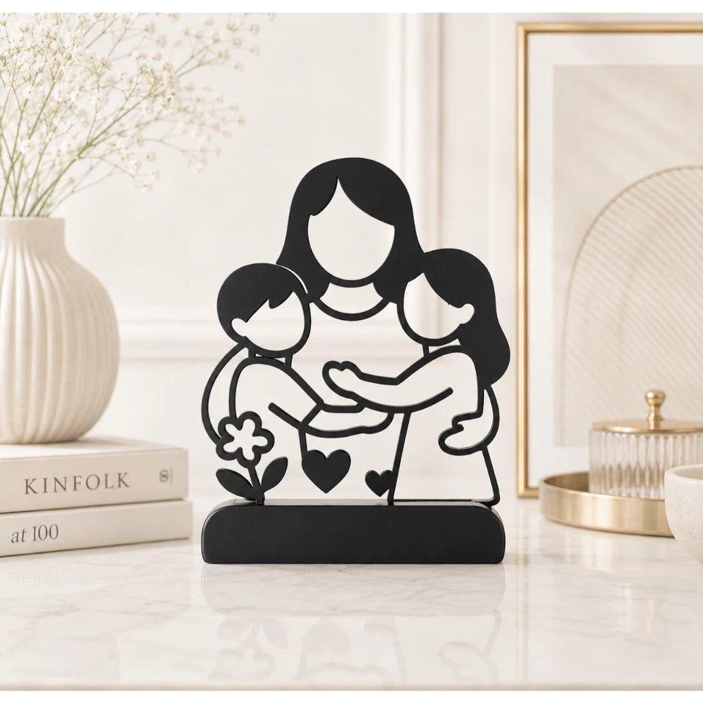 Escultura Mãe E Seus Dois Filhos Carinhosamente Abraçada