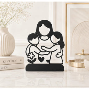 Escultura Mãe E Seus Dois Filhos Carinhosamente Abraçada