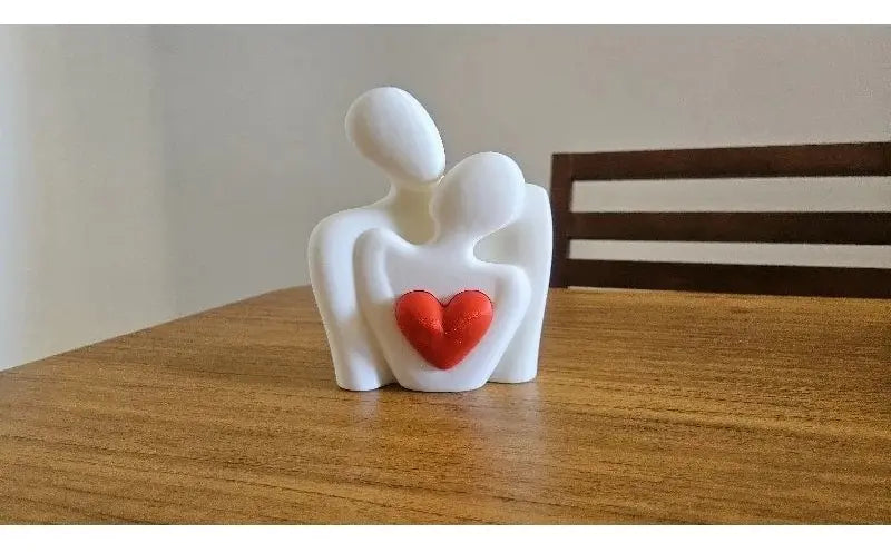 Estátua Moderna De Casal Apaixonado