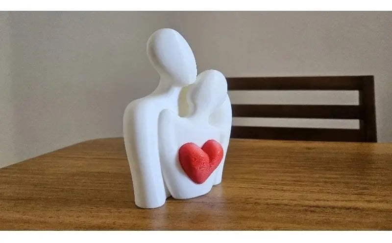 Estátua Moderna De Casal Apaixonado